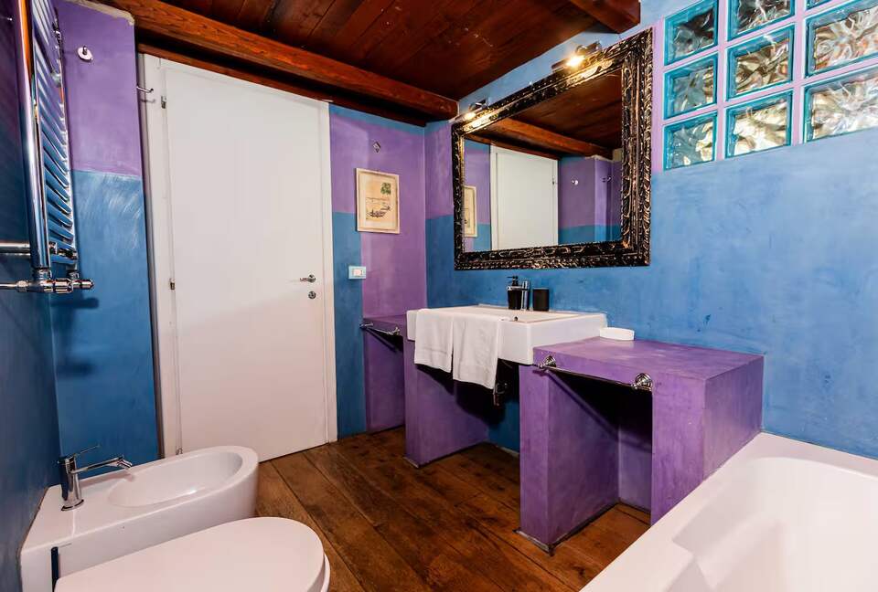 Spacious 19th-Century Apartment Overlooking Diocletian’s Baths - Rome, Italy