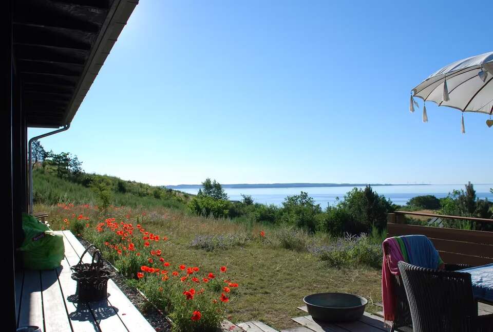 The Summerhouse: Artful Living on the Water - Ebeltoft, Denmark