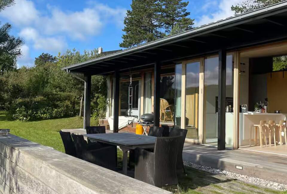 The Summerhouse: Artful Living on the Water - Ebeltoft, Denmark