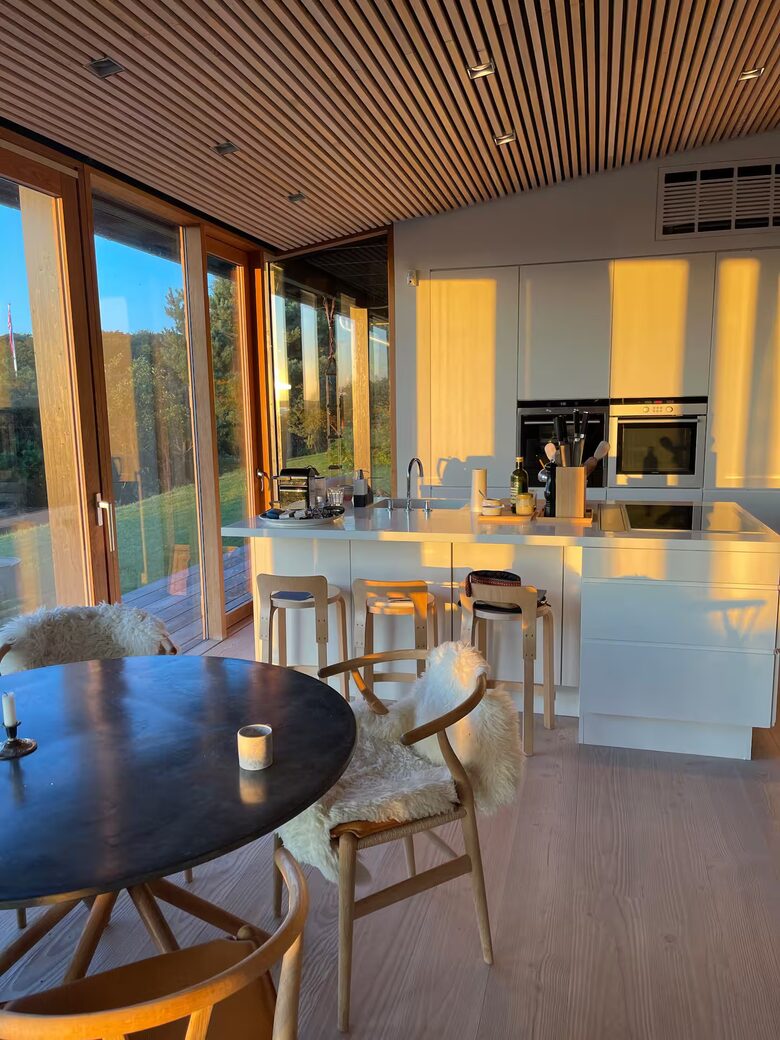 The Summerhouse: Artful Living on the Water - Ebeltoft, Denmark