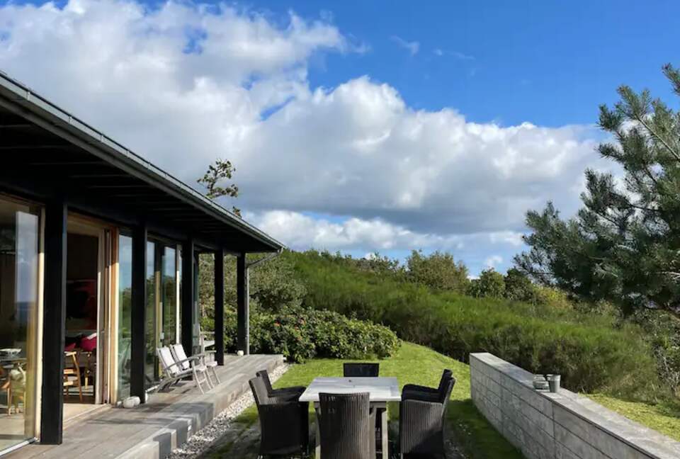 The Summerhouse: Artful Living on the Water - Ebeltoft, Denmark