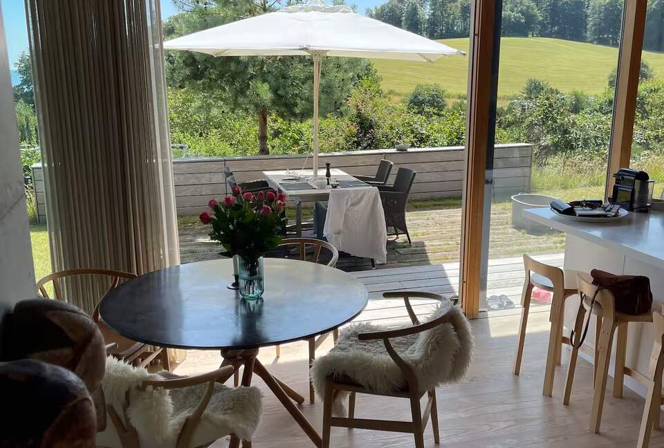 The Summerhouse: Artful Living on the Water - Ebeltoft, Denmark