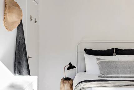 Relaxed Coastal Home Overlooking Seven Mile Beach - Gerroa, Australia