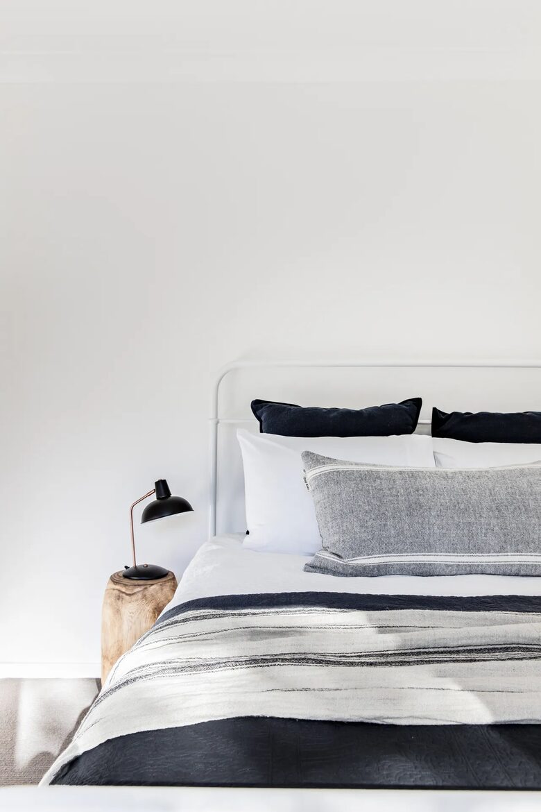 Relaxed Coastal Home Overlooking Seven Mile Beach - Gerroa, Australia