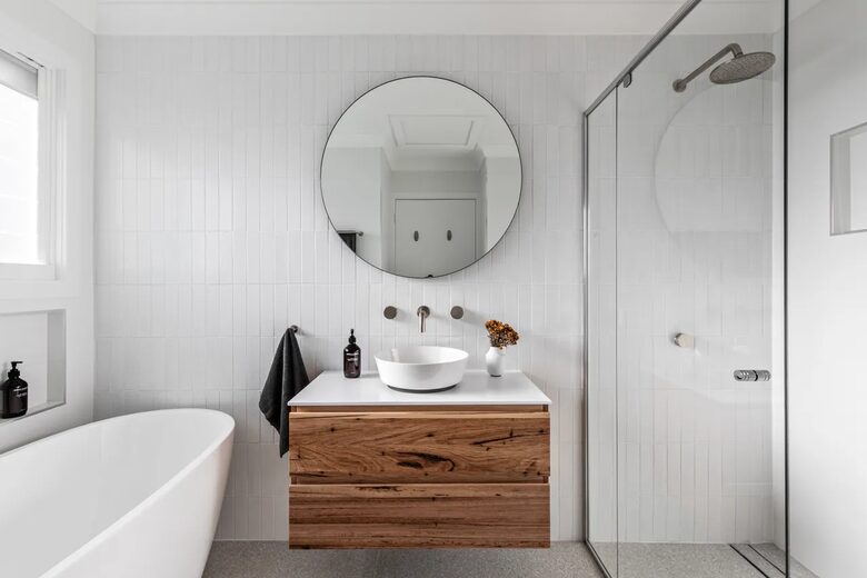 Relaxed Coastal Home Overlooking Seven Mile Beach - Gerroa, Australia