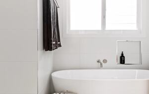 Relaxed Coastal Home Overlooking Seven Mile Beach - Gerroa, Australia