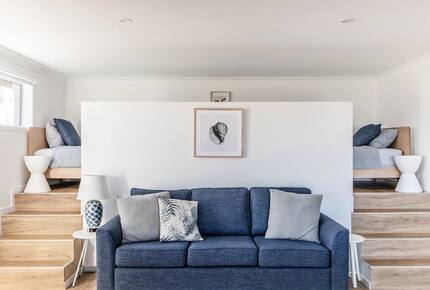 Relaxed Coastal Home Overlooking Seven Mile Beach - Gerroa, Australia