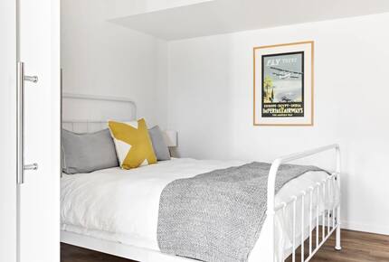 Relaxed Coastal Home Overlooking Seven Mile Beach - Gerroa, Australia