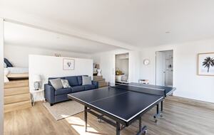 Relaxed Coastal Home Overlooking Seven Mile Beach - Gerroa, Australia