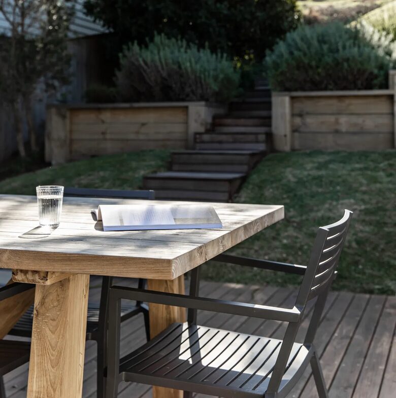 Relaxed Coastal Home Overlooking Seven Mile Beach - Gerroa, Australia