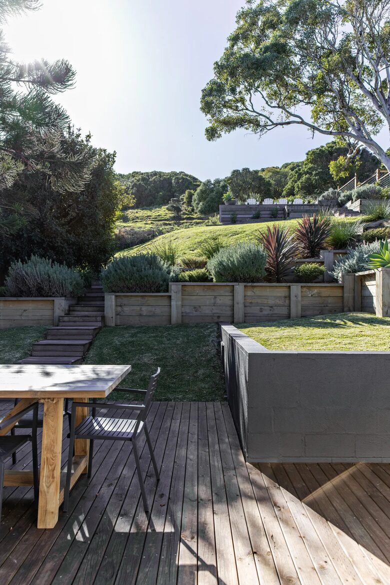 Relaxed Coastal Home Overlooking Seven Mile Beach - Gerroa, Australia