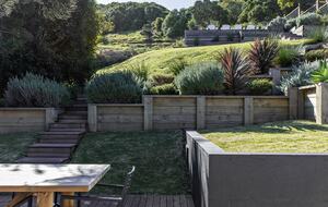 Relaxed Coastal Home Overlooking Seven Mile Beach - Gerroa, Australia