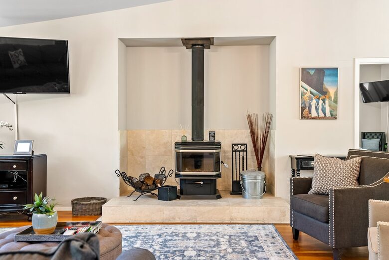 Private Vineyard Estate Retreat in Paso Robles Willow Creek District - Paso Robles, California