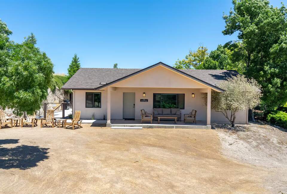 Wine Country Escape with Panoramic Vineyard Views - Paso Robles, California