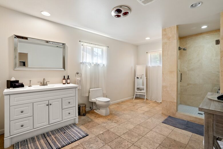 Private Vineyard Estate Retreat in Paso Robles Willow Creek District - Paso Robles, California