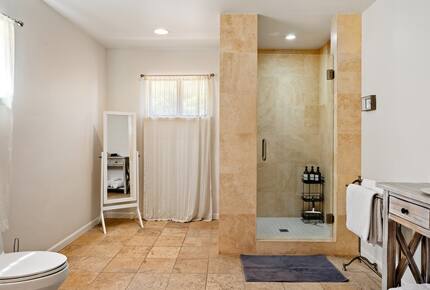 Private Vineyard Estate Retreat in Paso Robles Willow Creek District - Paso Robles, California