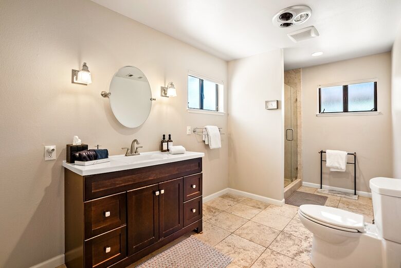 Private Vineyard Estate Retreat in Paso Robles Willow Creek District - Paso Robles, California