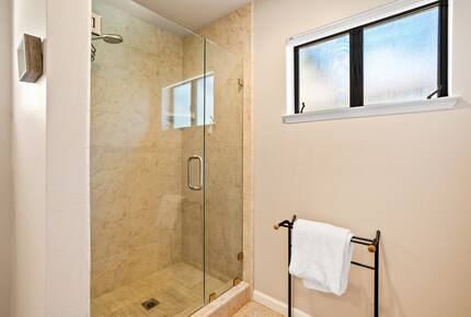 Private Vineyard Estate Retreat in Paso Robles Willow Creek District - Paso Robles, California