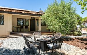 Private Vineyard Estate Retreat in Paso Robles Willow Creek District - Paso Robles, California