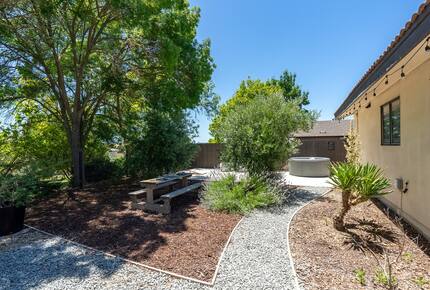 Private Vineyard Estate Retreat in Paso Robles Willow Creek District - Paso Robles, California