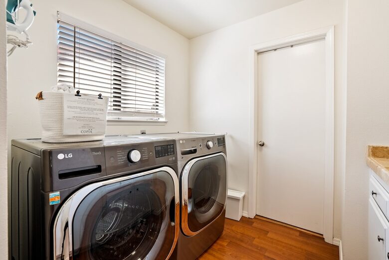 Private Vineyard Estate Retreat in Paso Robles Willow Creek District - Paso Robles, California