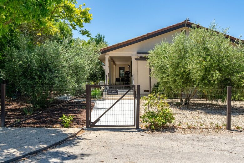 Private Vineyard Estate Retreat in Paso Robles Willow Creek District - Paso Robles, California