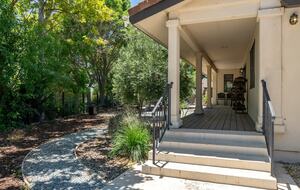 Private Vineyard Estate Retreat in Paso Robles Willow Creek District - Paso Robles, California