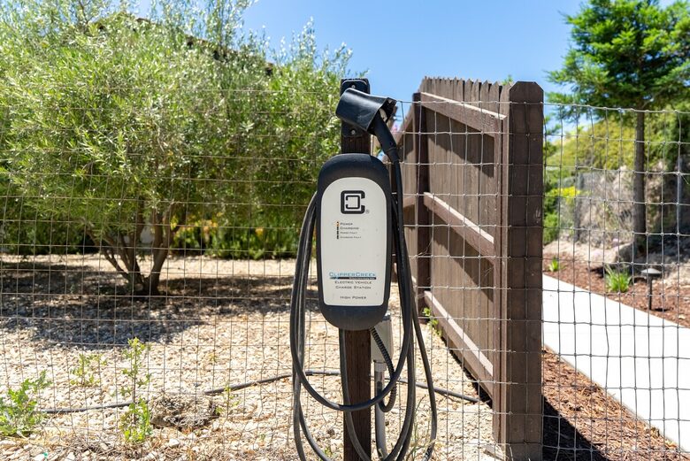 Private Vineyard Estate Retreat in Paso Robles Willow Creek District - Paso Robles, California