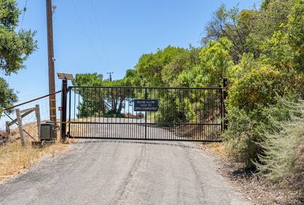Private Vineyard Estate Retreat in Paso Robles Willow Creek District - Paso Robles, California