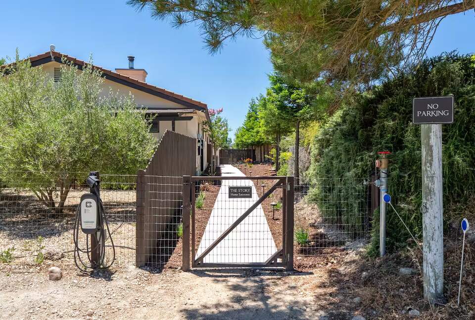 Wine Country Escape with Panoramic Vineyard Views - Paso Robles, California