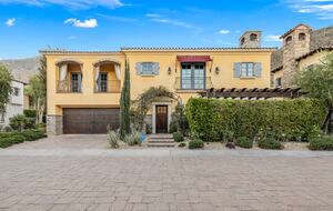 Private Tuscan-Inspired Escape in the Heart of Palm Springs - Palm Springs, California
