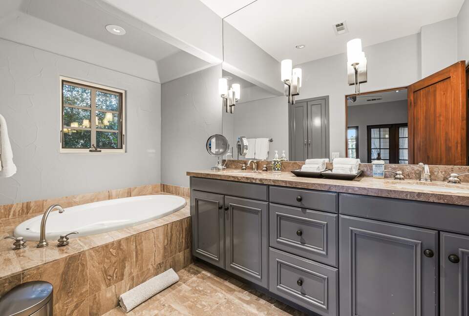 Private Tuscan-Inspired Escape in the Heart of Palm Springs - Palm Springs, California