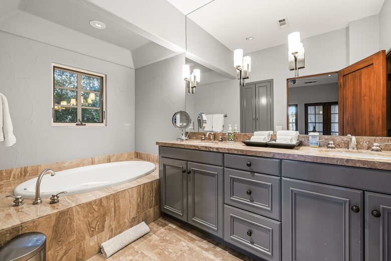 Private Tuscan-Inspired Escape in the Heart of Palm Springs - Palm Springs, California