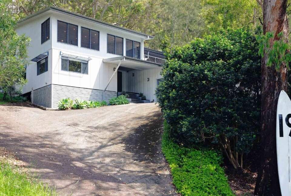 Elevated Bush Retreat with Bay Views Near Lobster Beach - Pretty Beach, Australia