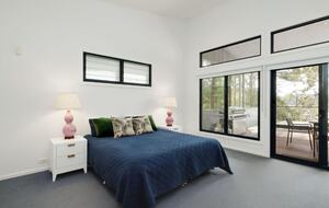 Elevated Bush Retreat with Bay Views Near Lobster Beach - Pretty Beach, Australia