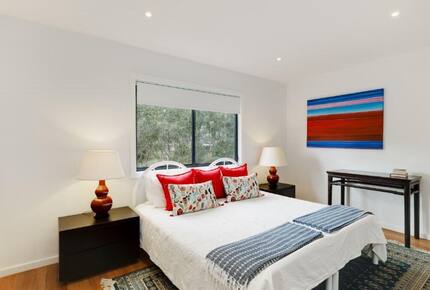 Elevated Bush Retreat with Bay Views Near Lobster Beach - Pretty Beach, Australia