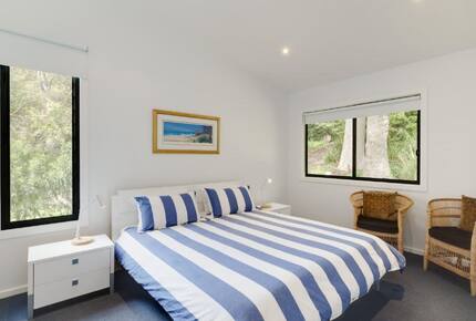 Elevated Bush Retreat with Bay Views Near Lobster Beach - Pretty Beach, Australia