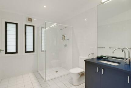 Elevated Bush Retreat with Bay Views Near Lobster Beach - Pretty Beach, Australia