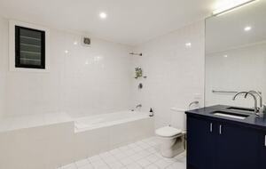 Elevated Bush Retreat with Bay Views Near Lobster Beach - Pretty Beach, Australia