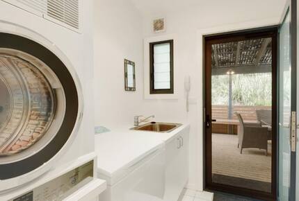 Elevated Bush Retreat with Bay Views Near Lobster Beach - Pretty Beach, Australia