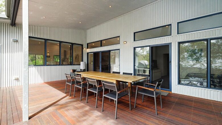 Elevated Bush Retreat with Bay Views Near Lobster Beach - Pretty Beach, Australia
