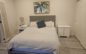 Second bedroom (queen)