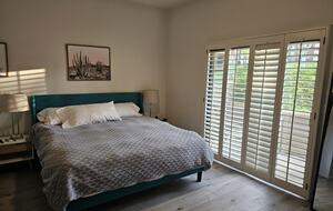 Master bedroom with pool views (king)
