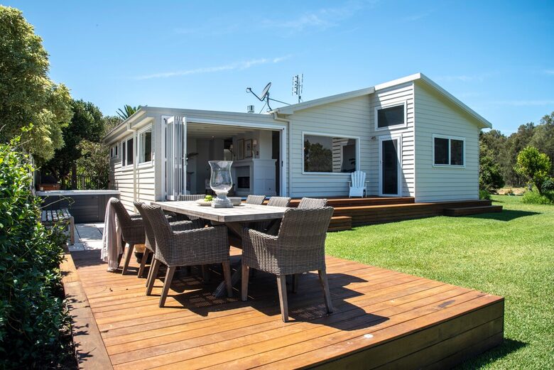 Absolute Bayfront Coastal Escape in Culburra Beach - Culburra Beach, Australia