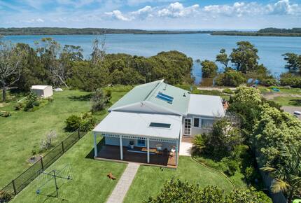 Absolute Bayfront Coastal Escape in Culburra Beach - Culburra Beach, Australia