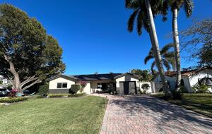 Bright & Airy Boca Retreat Near the Ocean - Boca Raton, Florida