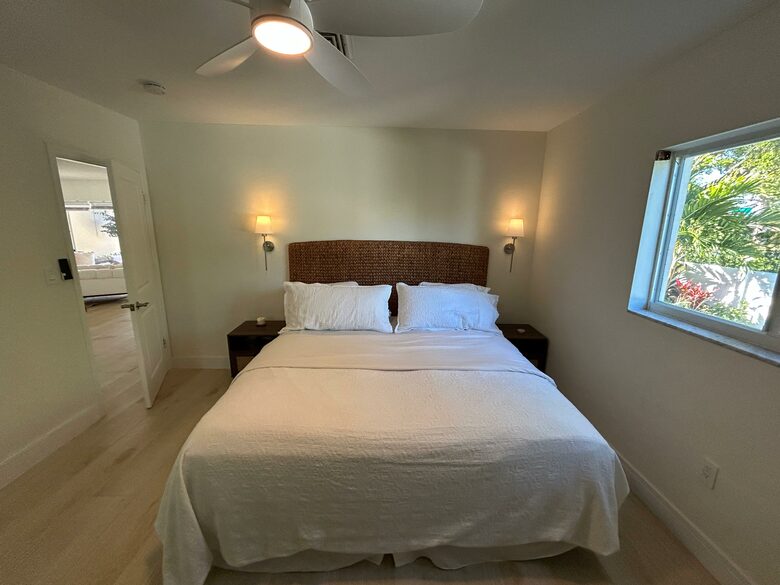 Bright & Airy Boca Retreat Near the Ocean - Boca Raton, Florida