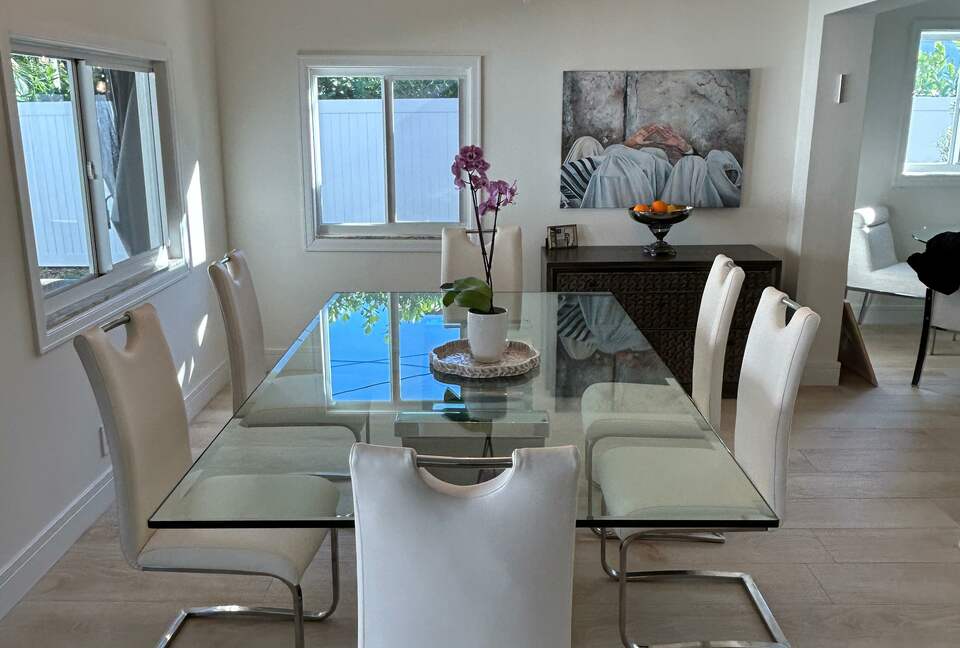 Bright & Airy Boca Retreat Near the Ocean - Boca Raton, Florida