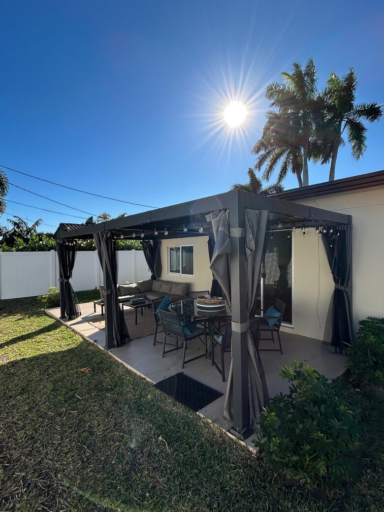 Bright & Airy Boca Retreat Near the Ocean - Boca Raton, Florida