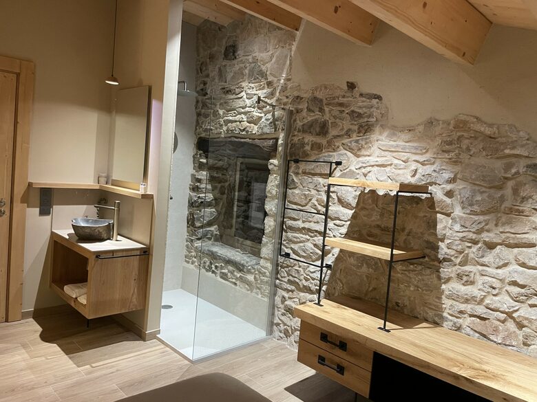 Timeless Pyrenean Estate - Alpens Barcelona, Spain